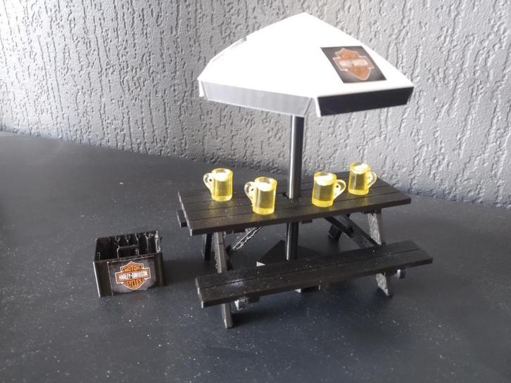 Harley Davidson picknick tafel + Parasol + bierpullen + krat, Motoren, Accessoires | Overige, Nieuw, Ophalen of Verzenden