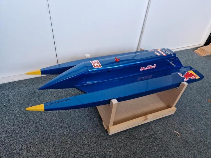 Rc redbull powerboat hull + k&B nitor motor, Hobby en Vrije tijd, Modelbouw | Boten en Schepen, Nieuw, Ophalen of Verzenden