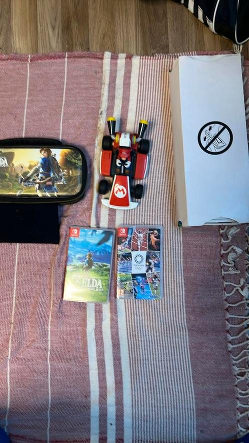 Nintento spellen 2x, live Mariokart en hoesje, Spelcomputers en Games, Spelcomputers | Nintendo Switch, Gebruikt, Switch 2019 Upgrade