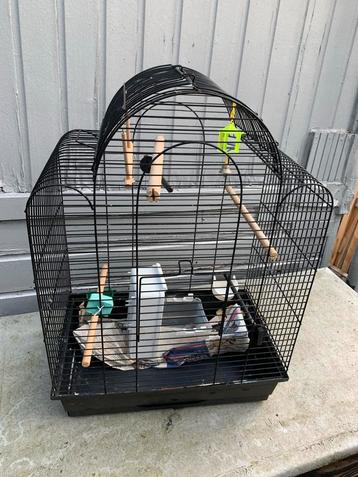 Vogel kooi beschikbaar voor biedingen