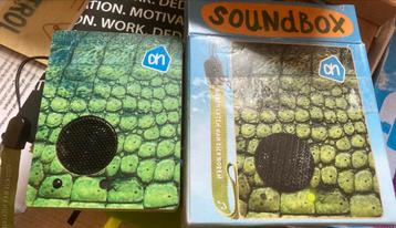 Sounbox AH met stapel kaartjes beschikbaar voor biedingen