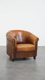 Tijdloze schapenleren clubfauteuil afgewerkt met siernagels, Huis en Inrichting, Fauteuils, Ophalen, Gebruikt, ., 75 tot 100 cm