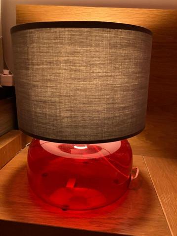 glazen dressoir lamp beschikbaar voor biedingen