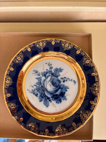 Prachtig Decoratief Bord met Gouden Details beschikbaar voor biedingen