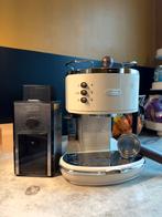DeLonghi Espresso Apparaat + DeLonghi Koffiemaler, Koffiebonen, Afneembaar waterreservoir, Zo goed als nieuw, Koffiemachine
