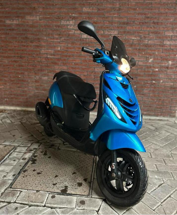 Piaggio zip iget brom |Malossi|, Fietsen en Brommers, Scooters | Piaggio, Zo goed als nieuw, Ophalen of Verzenden