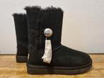 Uggs Bailey button charm, Nieuw, Ophalen of Verzenden, UGG, Zwart