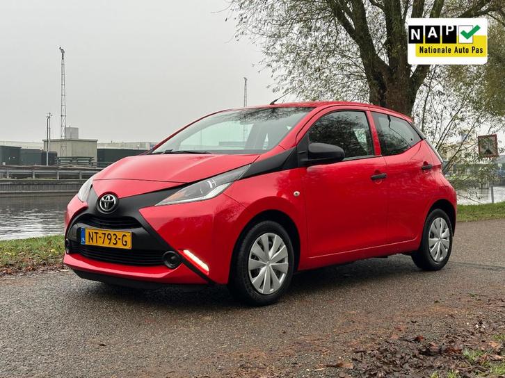 Toyota Aygo 1.0 Vvt-i | NAP | Cruise | Airco | bleutooth |, Auto's, Toyota, Bedrijf, Aygo, ABS, Airbags, Airconditioning, Bluetooth