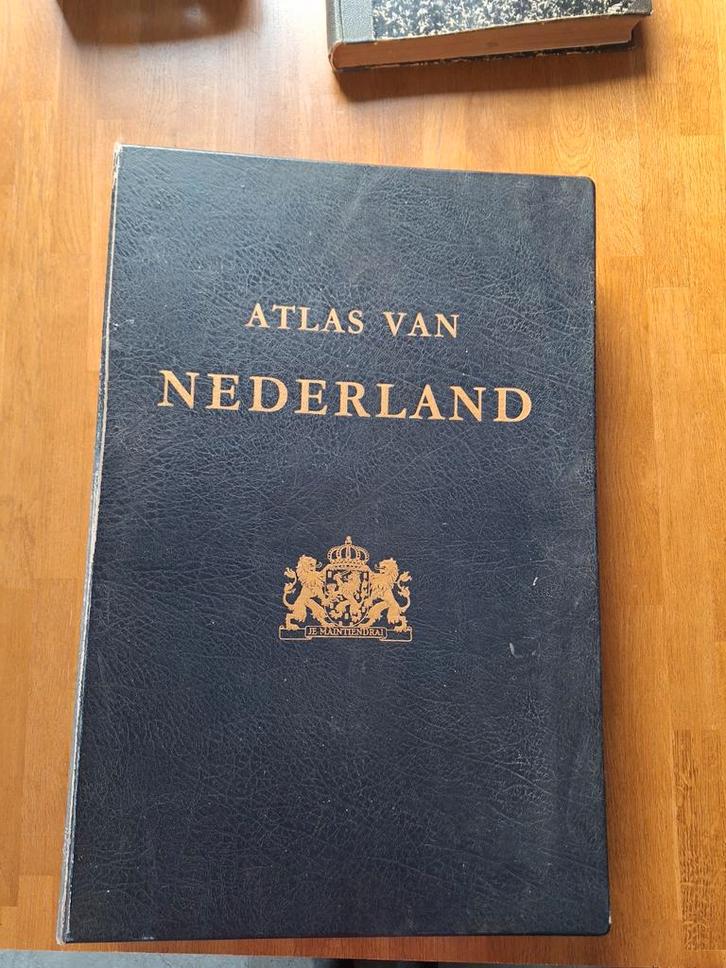 Atlas van Nederland 1963-1977 + 1978-1981 - Gebonden Editie, Boeken, Atlassen en Landkaarten, Gelezen, Overige atlassen, Nederland