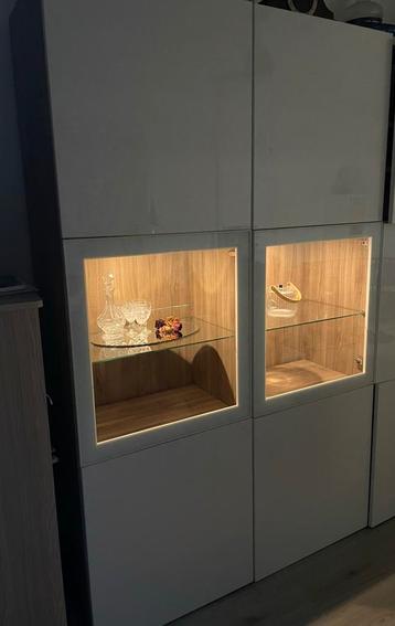 Ikea Besta Vitrinekast met verlichting. 120x41x193 beschikbaar voor biedingen