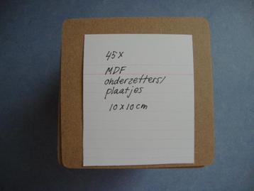 Onbeschilderde MDF onderzetters.(10x10cm) beschikbaar voor biedingen