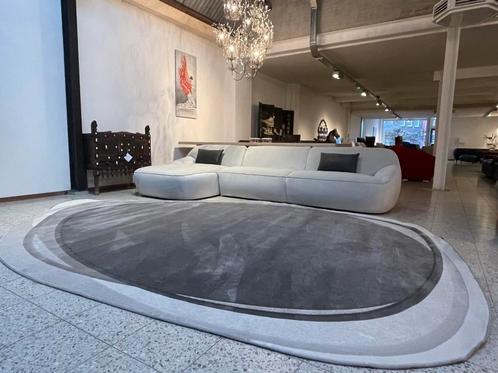 Leolux Pode Shallow tapijt kleur Mud large NIEUW, Huis en Inrichting, Stoffering | Tapijten en Kleden, Nieuw, 200 cm of meer, Rechthoekig