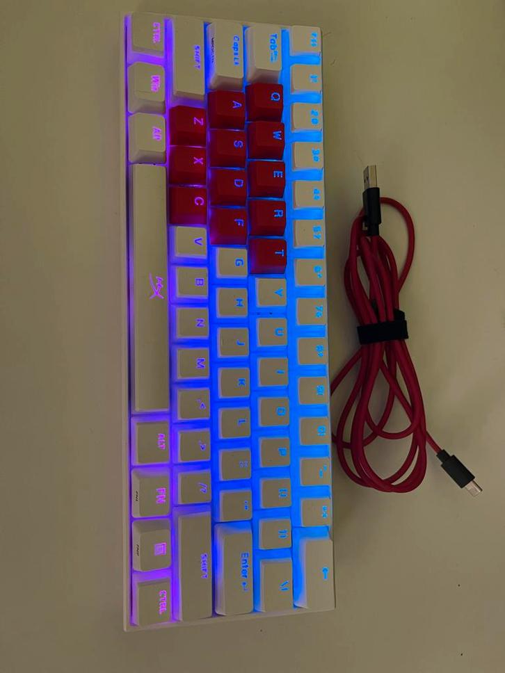 Anne Pro 2 60% Mechanisch Toetsenbord, Computers en Software, Toetsenborden, Zo goed als nieuw, Qwerty, Draadloos, Gaming toetsenbord