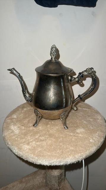 Theepot verzilverd beschikbaar voor biedingen