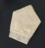 Pochet wit gevouwen zakdoekje, Antiek en Kunst, Curiosa en Brocante, Ophalen of Verzenden