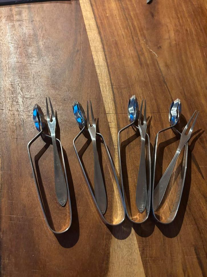 Set van 4 escargots houders met Vorkjes, Antiek en Kunst, Antiek | Bestek, Ophalen of Verzenden