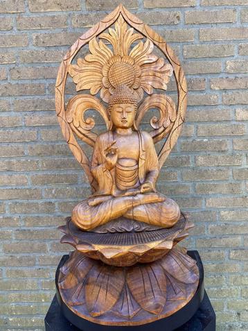 Groot Handgesneden boeddha beeld 70 cm Suar hout Indonesie beschikbaar voor biedingen