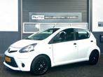 Toyota Aygo 1.0 VVT-i Now I AIRCO I UNIEK NETJES! Nl auto, Euro 5, Stof, Gebruikt, 4 stoelen