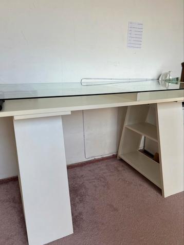 Wit bureau 