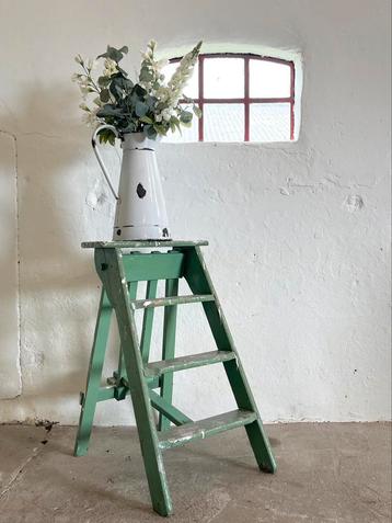Brocante vintage trapje sleetse uitstraling schildersladder beschikbaar voor biedingen