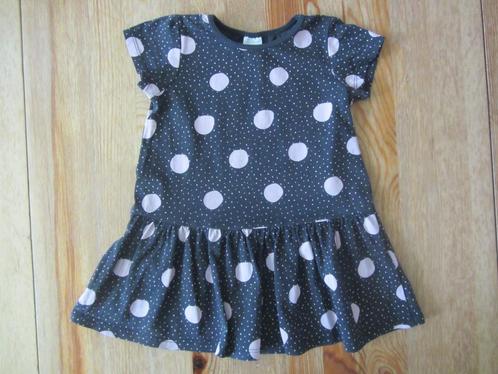 Grijs gestipt zomerjurkje HenM maat 74-80, Kinderen en Baby's, Babykleding | Maat 74, Zo goed als nieuw, Meisje, Jurkje of Rokje