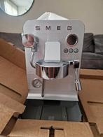 SMEG espressomachine mini pro      type EMC02WHMEU, Stoompijpje, Espresso apparaat, Nieuw, Gemalen koffie