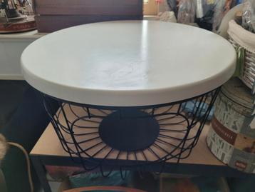 Salontafel  beschikbaar voor biedingen