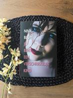 Nina Blom - Je bent een verschrikkelijk kind, Ophalen of Verzenden, Zo goed als nieuw