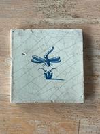 Antieke tegel tegels libelle vlinder, Ophalen of Verzenden