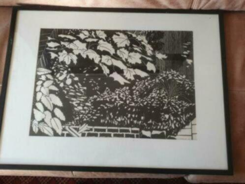 linosnede bladeren struiken tuinmuur Anneke 1 /4, Antiek en Kunst, Kunst | Etsen en Gravures, Ophalen