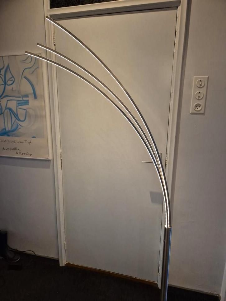 Moderne LED Staande Lamp met Meerdere Armen, Huis en Inrichting, Lampen | Vloerlampen, Zo goed als nieuw, 150 tot 200 cm, Metaal