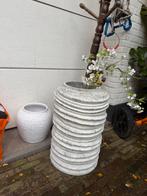 Bloempot / Vaas - 60 cm hoog, Tuin en Terras, Bloempotten, Gebruikt, Binnen, Overige vormen, Beton