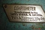 Antieke Comptometer, Ophalen