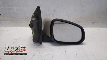 Buitenspiegel rechts van een Opel Karl beschikbaar voor biedingen