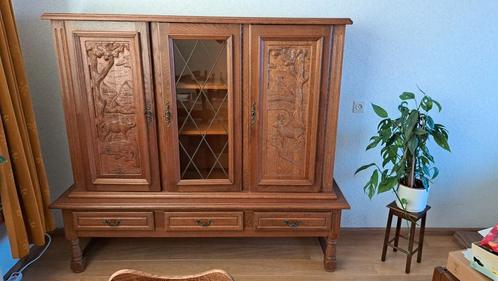 Eiken kast antiek hout snijwerk 3 deuren 3 lades zwijn hert, Huis en Inrichting, Kasten | Dressoirs, Gebruikt, 150 tot 200 cm