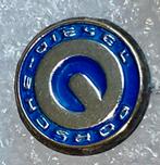 Porsche Diesel Speldje - Oud & Zeldzaam, Verzamelen, Speldjes, Pins en Buttons, Ophalen of Verzenden, Gebruikt, Merk, Speldje of Pin