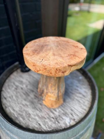 Houten Krukje / Bijzettafel - Handgemaakt beschikbaar voor biedingen