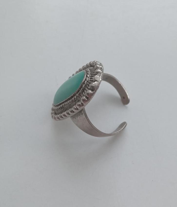 Ring met turquoise mineraal, Sieraden, Tassen en Uiterlijk, Ringen, Zo goed als nieuw, Dame, 19 tot 20, Zilver, IJzer of Staal