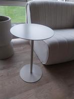 Bijzettafel Badia in zandkleur 53x35x35 (hxbxd), Huis en Inrichting, Tafels | Bijzettafels, Ophalen, Rond, Metaal of Aluminium