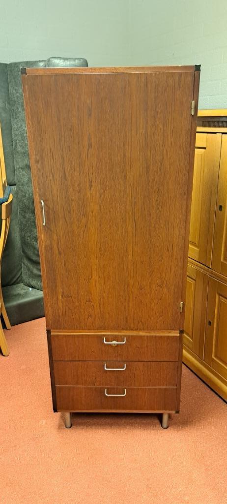 Antieke Donkerbruine houten kledingkast, Huis en Inrichting, Kasten | Kledingkasten, Gebruikt, 150 tot 200 cm, 50 tot 75 cm, Ophalen of Verzenden