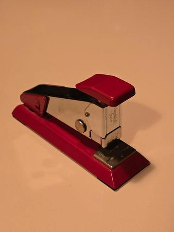 Vintage antieke Nietmachine Isaberg Rapid 8 Hestra Sweden beschikbaar voor biedingen