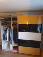 Ruime hang- en legkast met schuifdeuren en verlichting, Overige materialen, 200 cm of meer, Zo goed als nieuw, 200 cm of meer