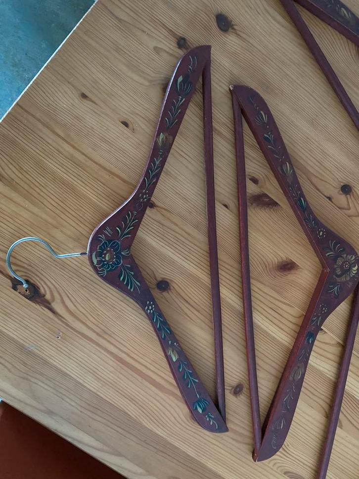 7 Hindeloopen kapstokken - handbeschilderd, Kleding | Dames, Kledinghangers, Zo goed als nieuw, Hout, Kinderen en Volwassenen