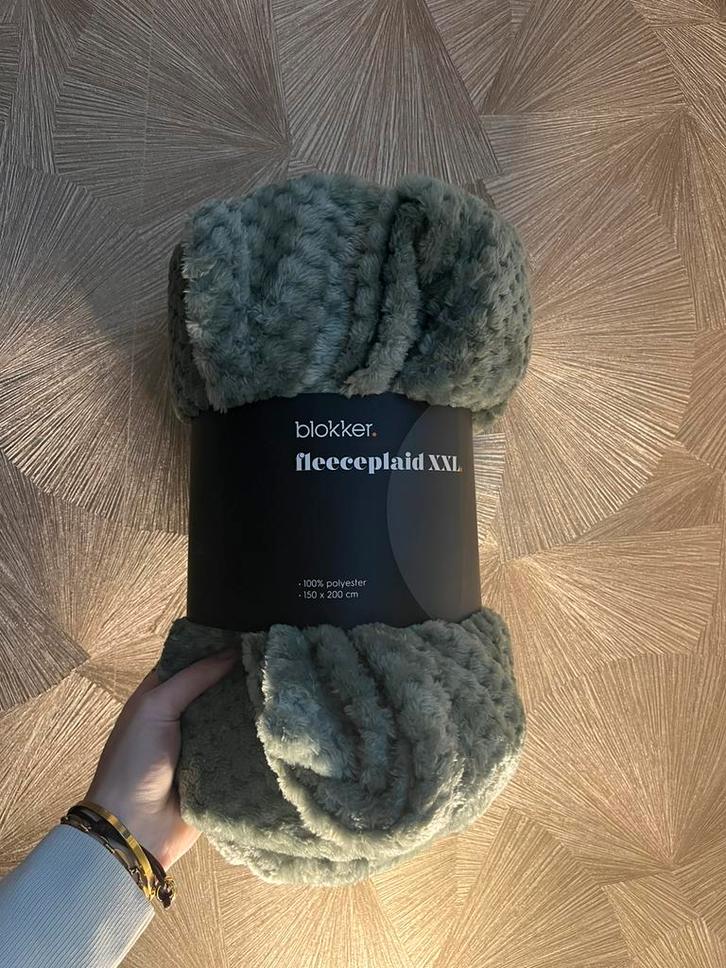 Mooi nieuw XXL fleeceplaid 150x200 cm zeegroen/turquoise!, Huis en Inrichting, Woonaccessoires | Plaids en Woondekens, Nieuw, Ophalen