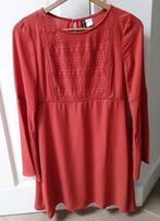 Te koop: Mooie steenrode jurk, lange mouw, merk H&M, MT: 36, H&M, Overige kleuren, Ophalen of Verzenden, Zo goed als nieuw