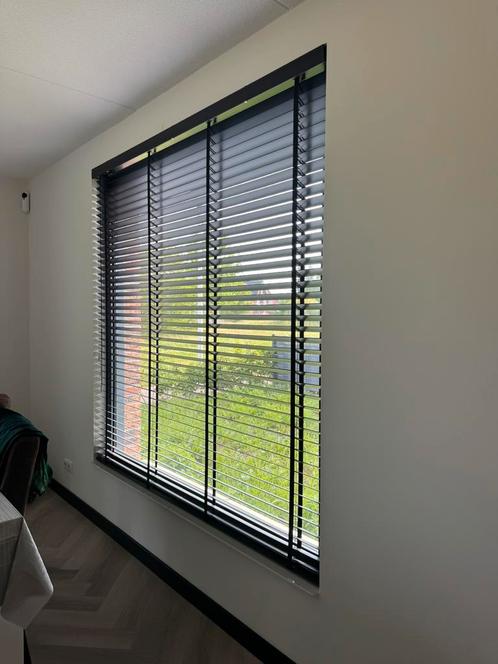 Zwarte houten jaloezieën - 199cm x 197cm, Huis en Inrichting, Stoffering | Gordijnen en Lamellen, Zo goed als nieuw, 150 tot 200 cm