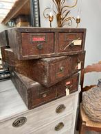Oude ladenblokken laden kastjes, Ophalen