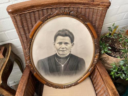 Antieke ovale lijst met oud dames portret, Antiek en Kunst, Antiek | Woonaccessoires, Ophalen of Verzenden
