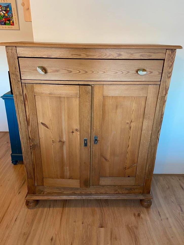 Mooie houten dressoir / kast, Huis en Inrichting, Kasten | Dressoirs, Gebruikt, 100 tot 150 cm, 25 tot 50 cm, Met deur(en), Ophalen