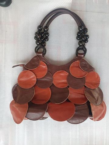 Bruine handtas, frivool, eyecatcher, ritssluiting  beschikbaar voor biedingen